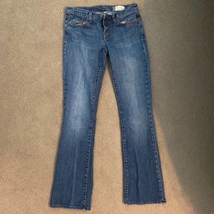 LOW RISE BOOTCUT GAP JEANS